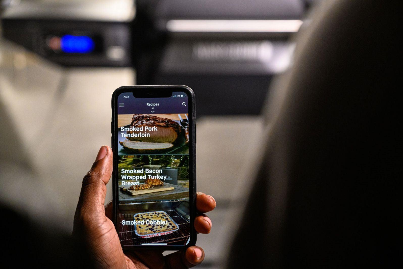 Masterbuilt Gravity Series™ 800 Digital Charcoal Griddle + Grill